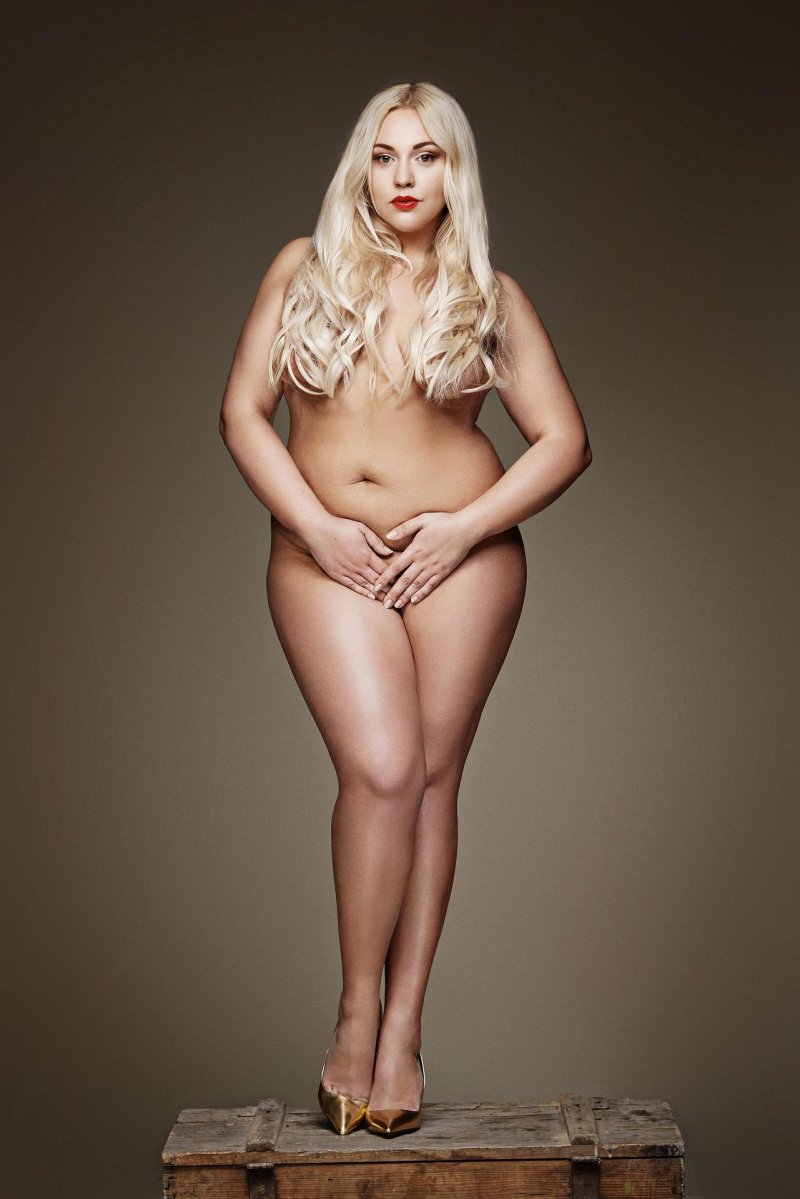 Tara Lynn Model Plus Saiz naked