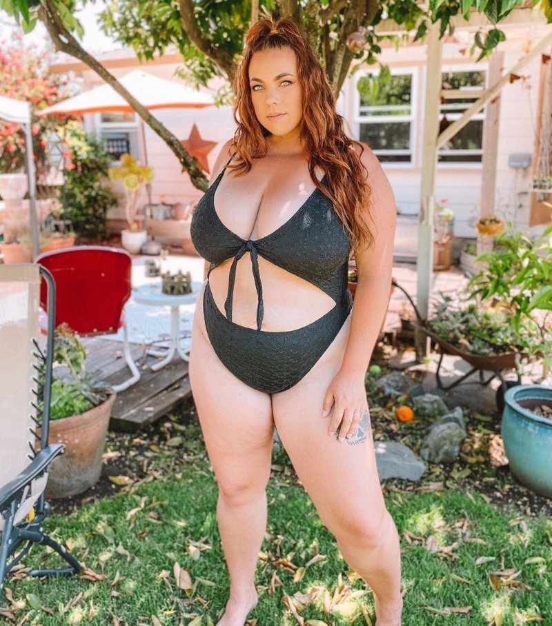 Ashleigh Dunn Model Plus Saiz