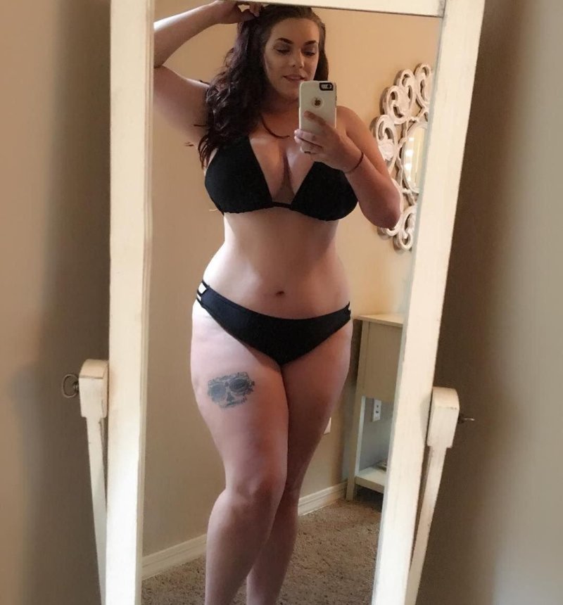 Selfies of full women