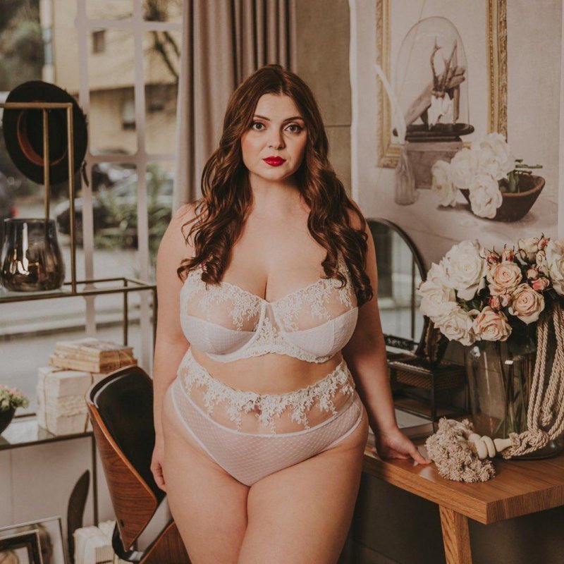 Naked lush woman