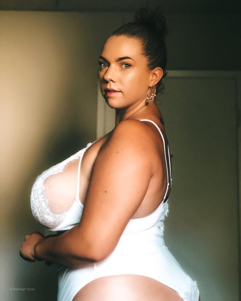 Ashleigh Dunn Model Plus Saiz