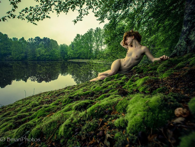 Mia is alone with the nature of Nude