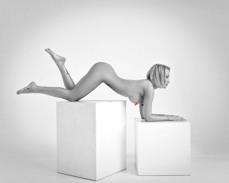 Photo shoots nude