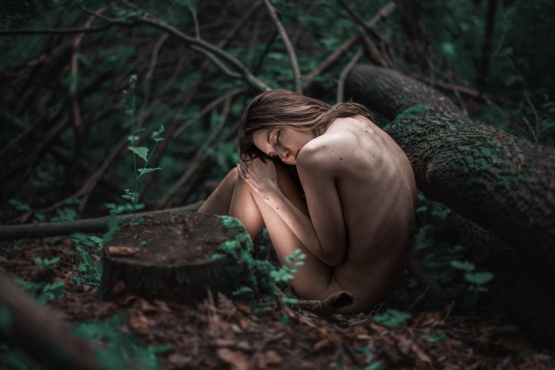 Erotic photo shoot in the forest