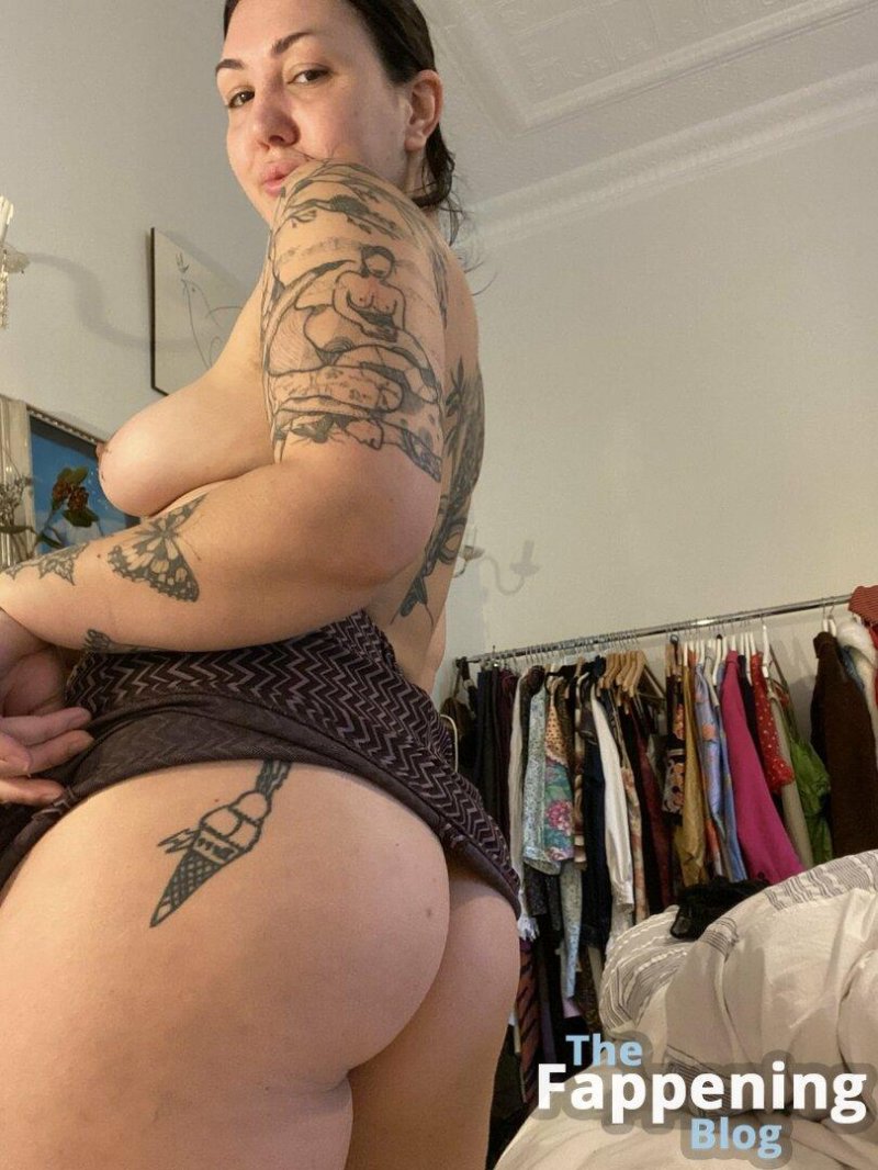 Porn actress Arabelle Raphael