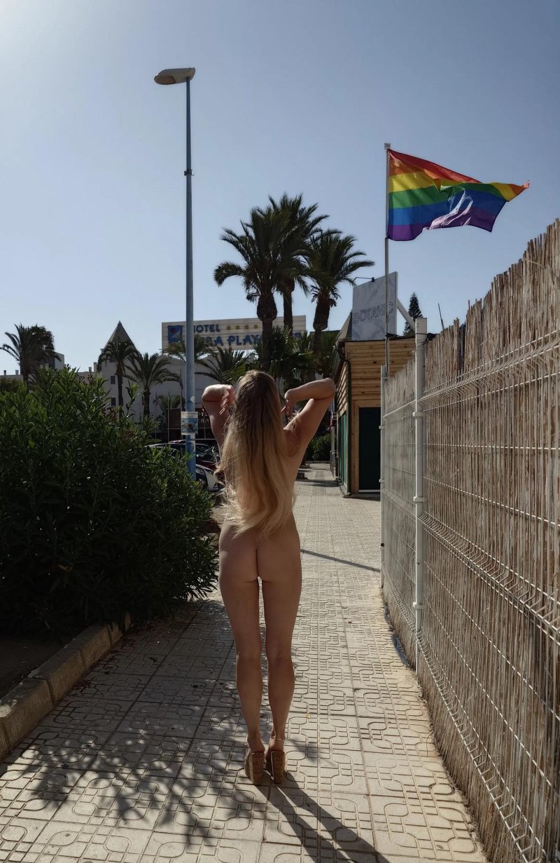 Wife Naked