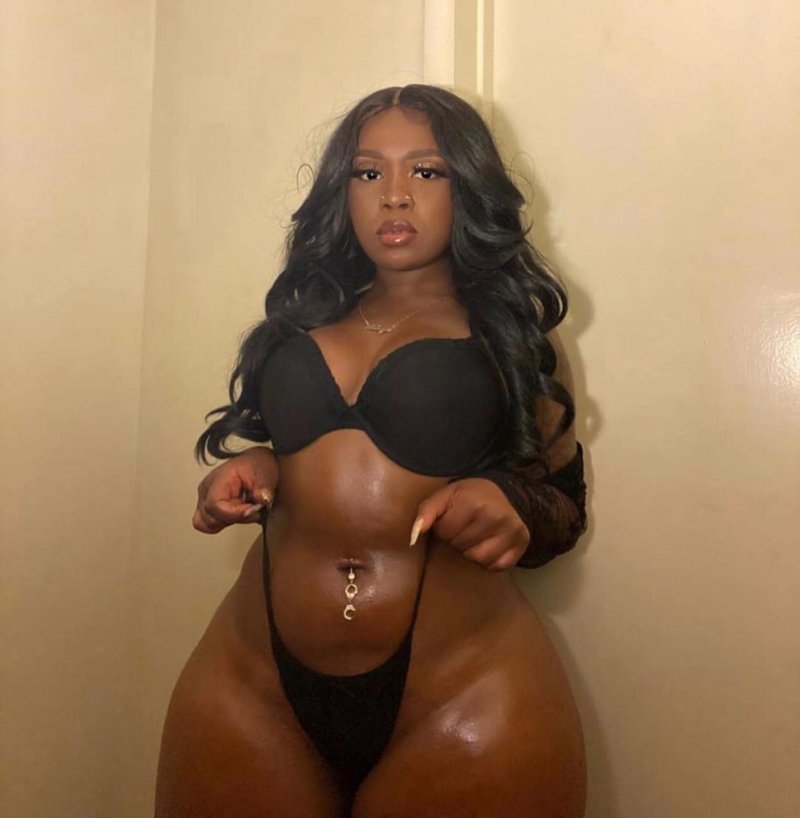 The girl is dark -skinned