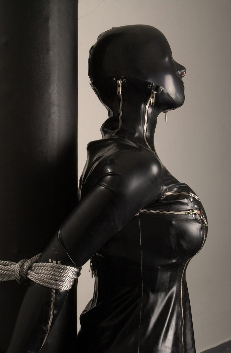 Metal latex Bondage
