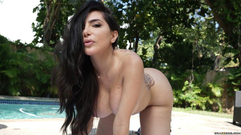 Lela Star