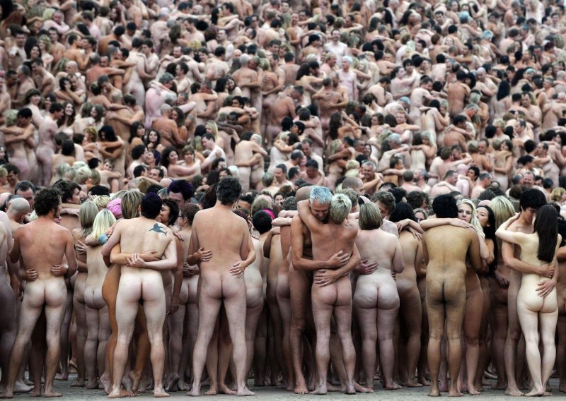 Many beautiful naked people