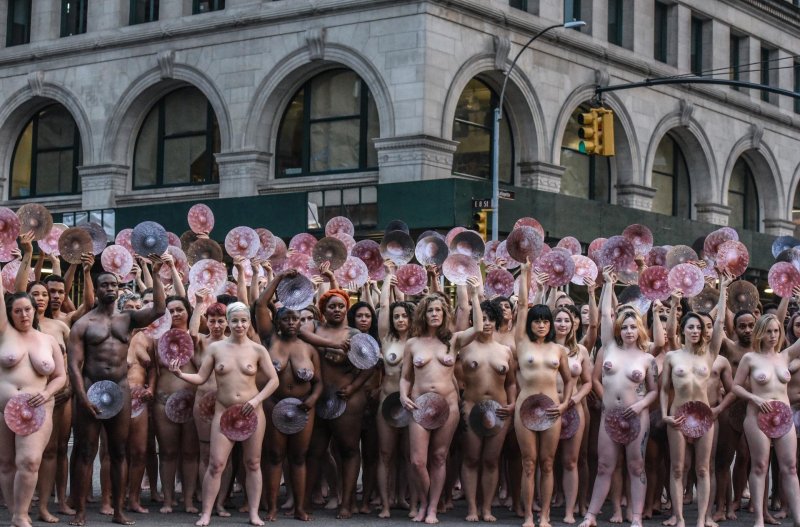 Spencer Tunick Naked People on the set
