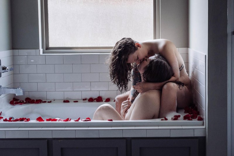 Bath with rose petals