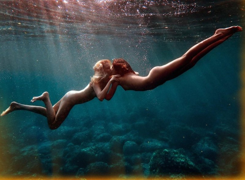 Submarine swimming women nude
