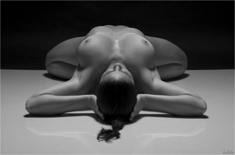 Loren Rudik Naked Yoga