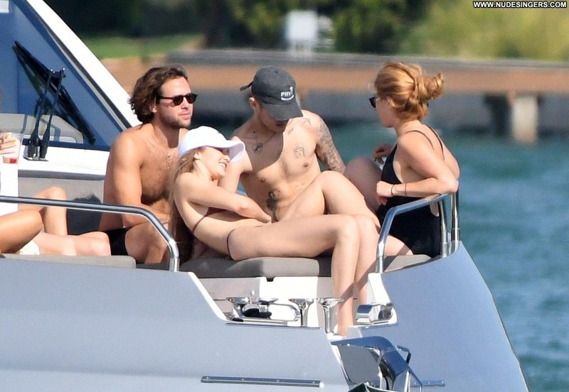 Gigi Hadid Naked