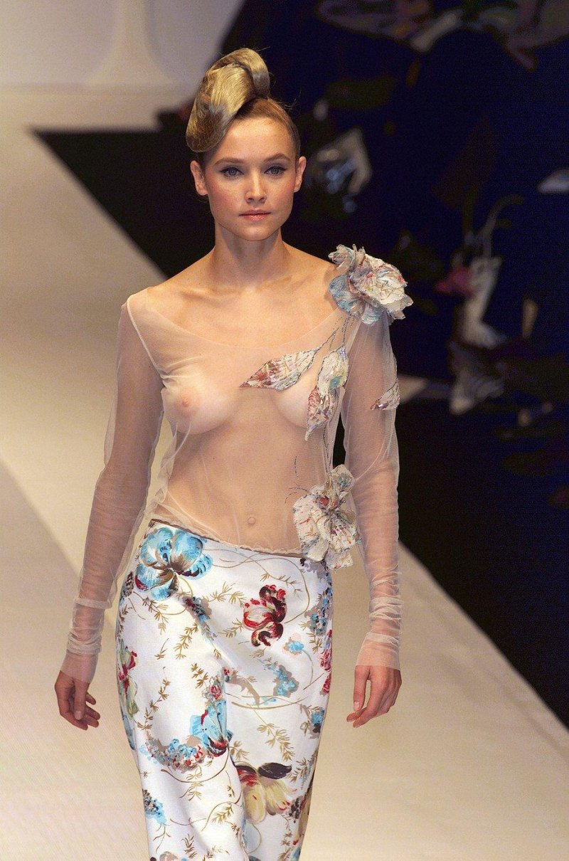 Naked Fashion