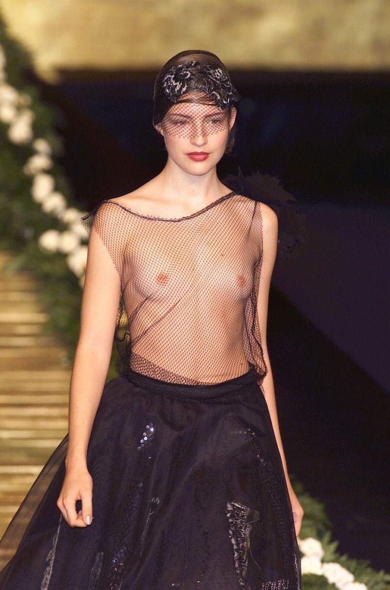 Naked Fashion