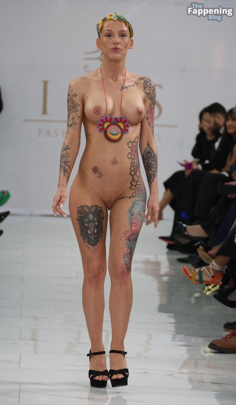 Show of naked models