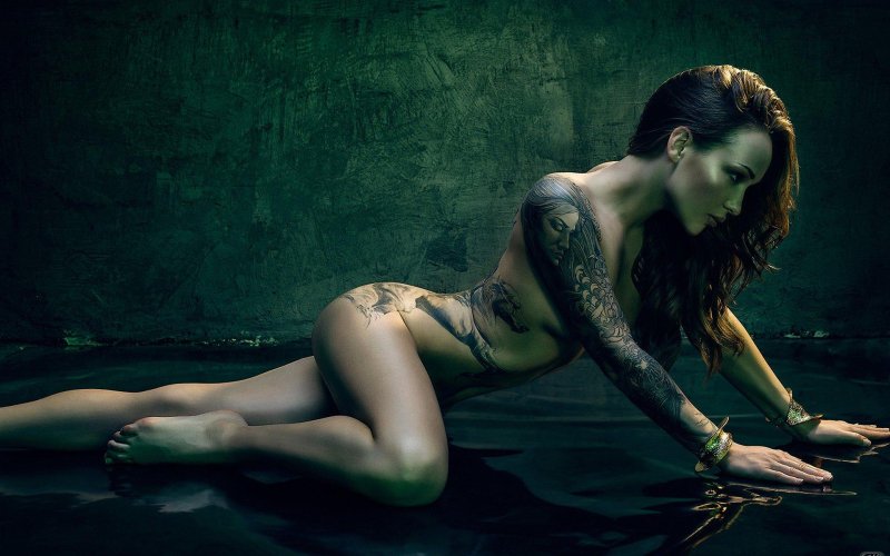 Naked tattooed women