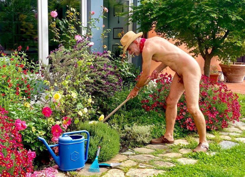 World naked gardening day