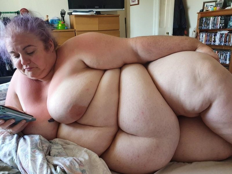 Fat naked women