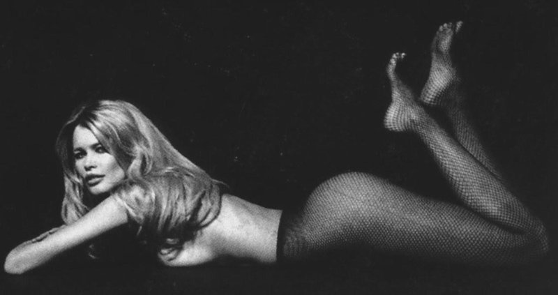 Claudia Schiffer Leg