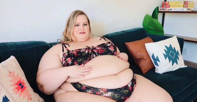 Foxy ROXXIE Naked bbw