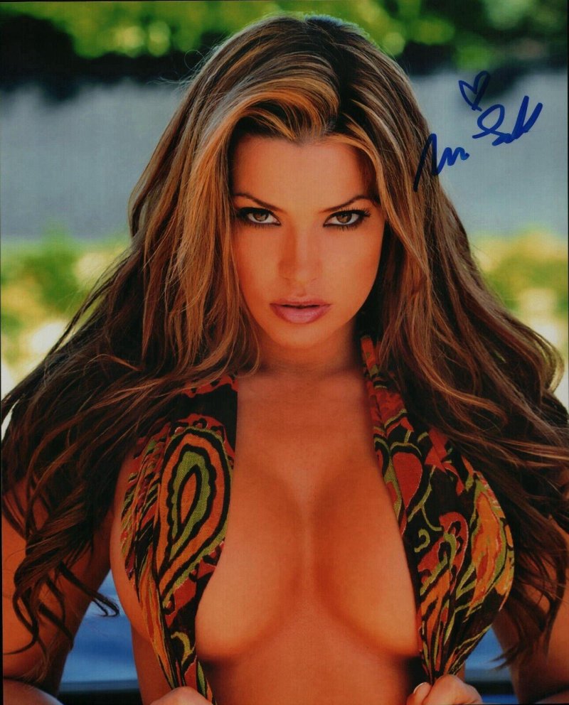 Monica leigh
