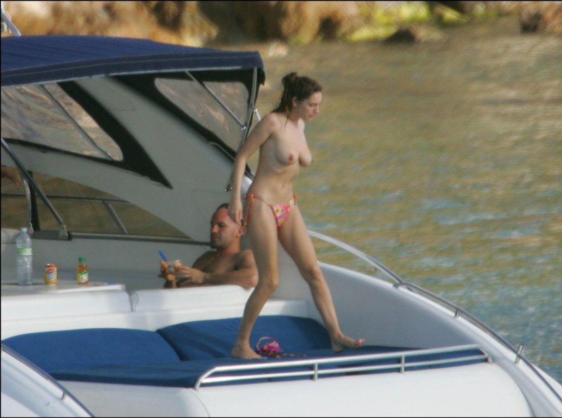 Kelly Brooke Paparazzi Beach