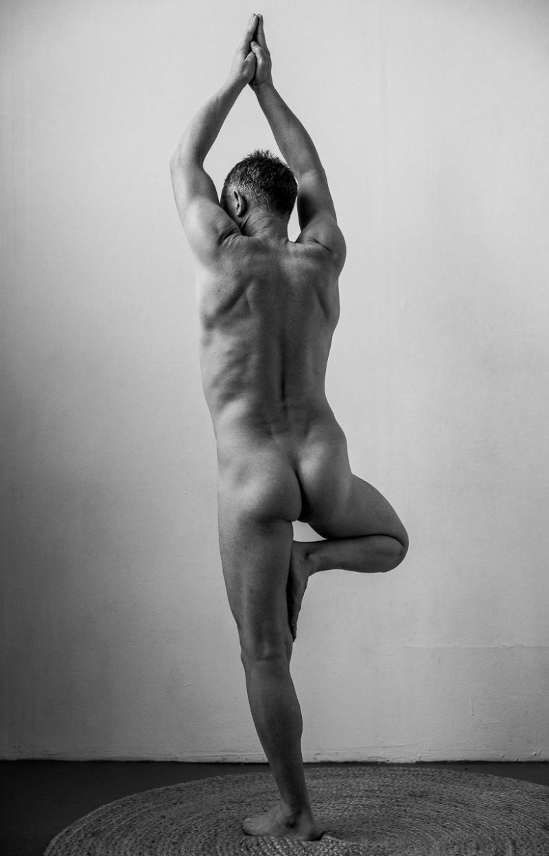Male poses for a nude photo shoot