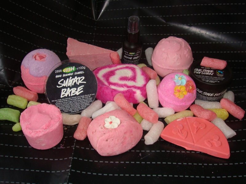Lush bath bomb