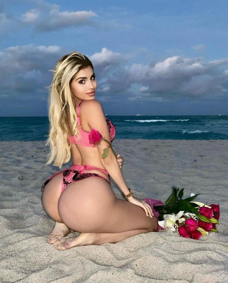 Alexandra dellanos