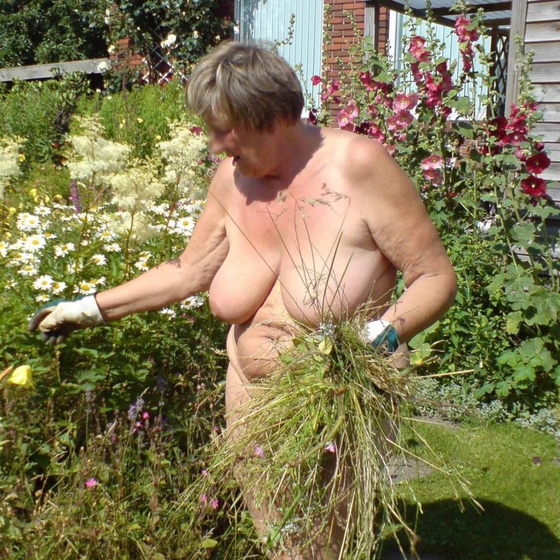 Naked old women in the country