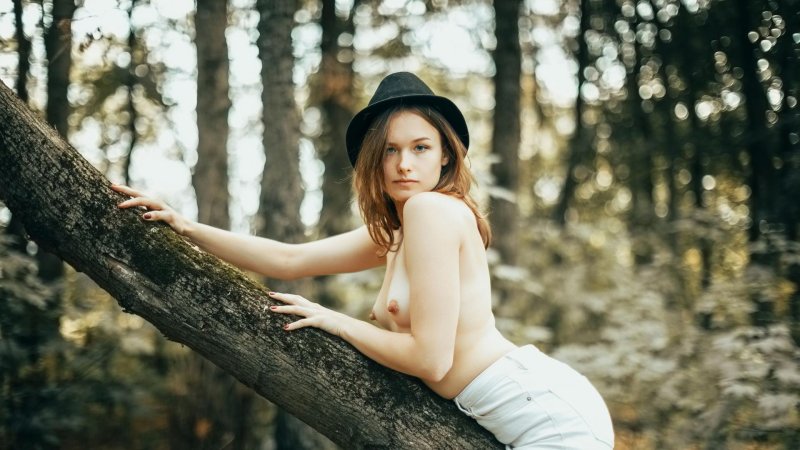 Portrait nude