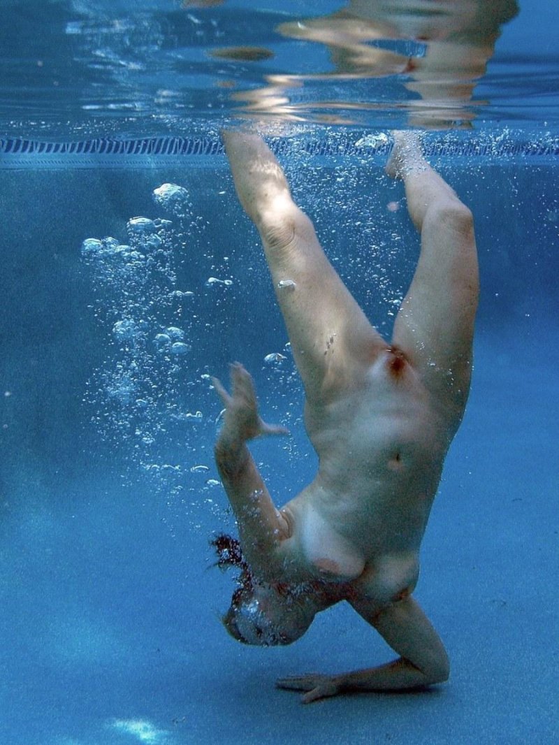 Synchronous swimming naked