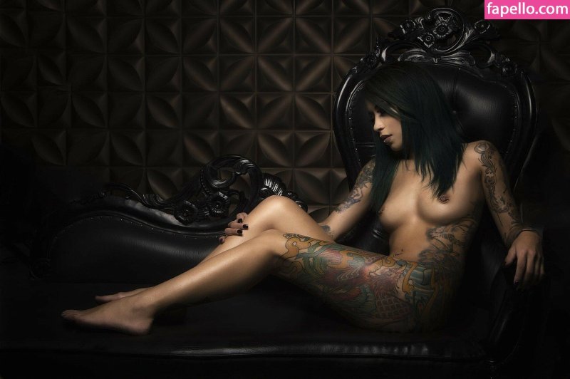 Tattooed girls nude