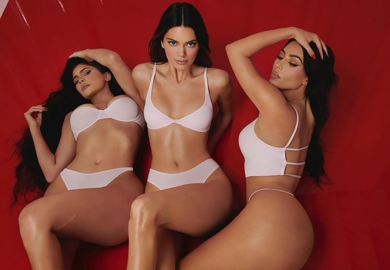 Sisters Kardashian