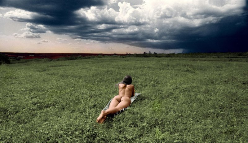 Summer erotic photo shoot
