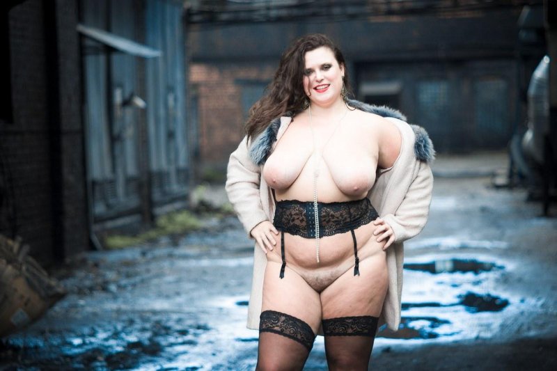 Alexis Fenton plus saz naked