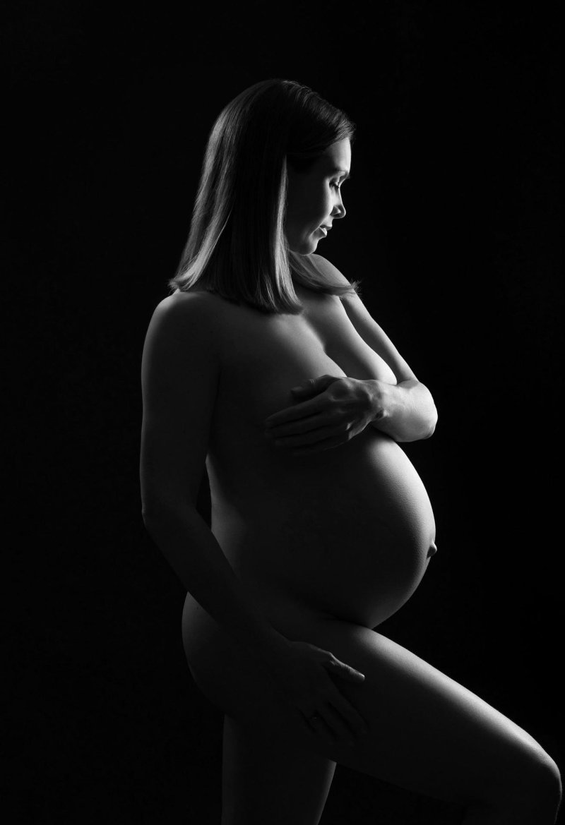 Photo shoot of pregnant women nude