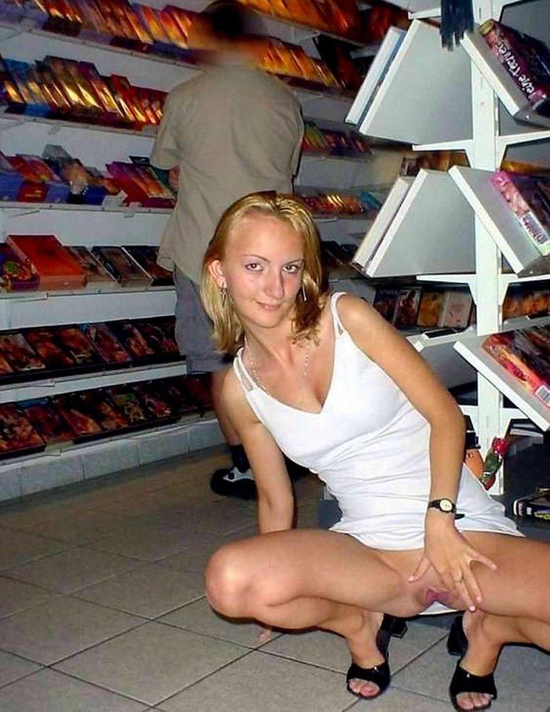I lit a pussy in store