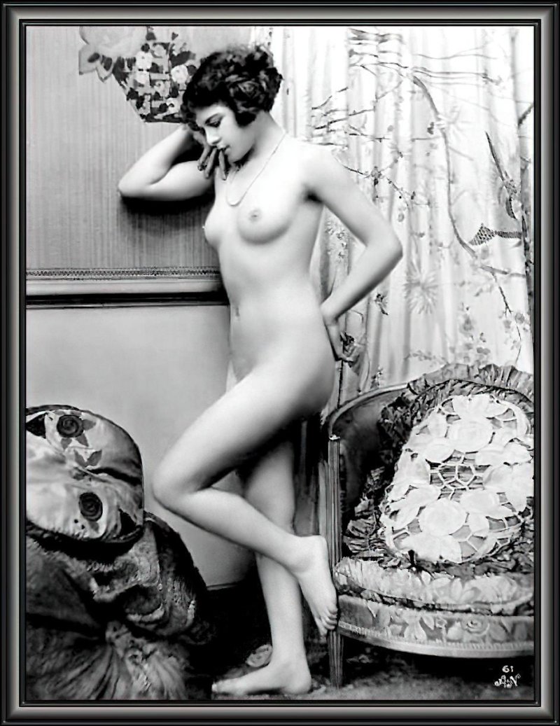 Vintage naked women
