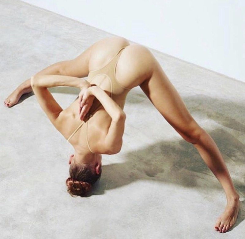 Inna Vidgof Yoga naked