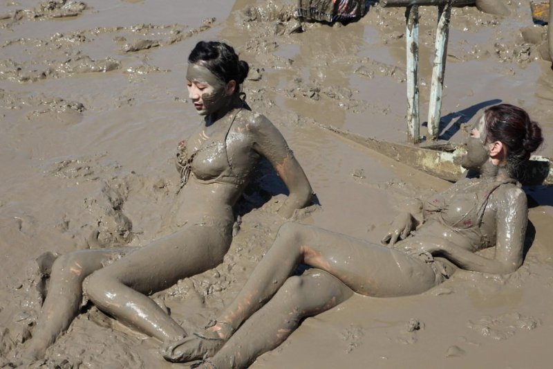 Naked dirty girls