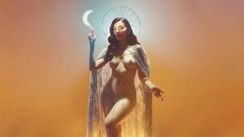 Kelly Hu