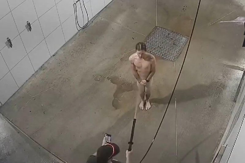 People are naked