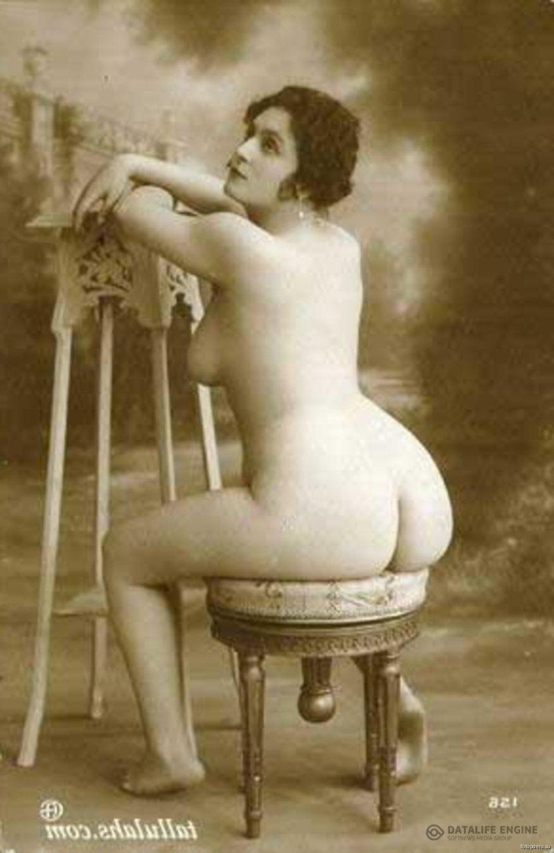 Vintage naked women
